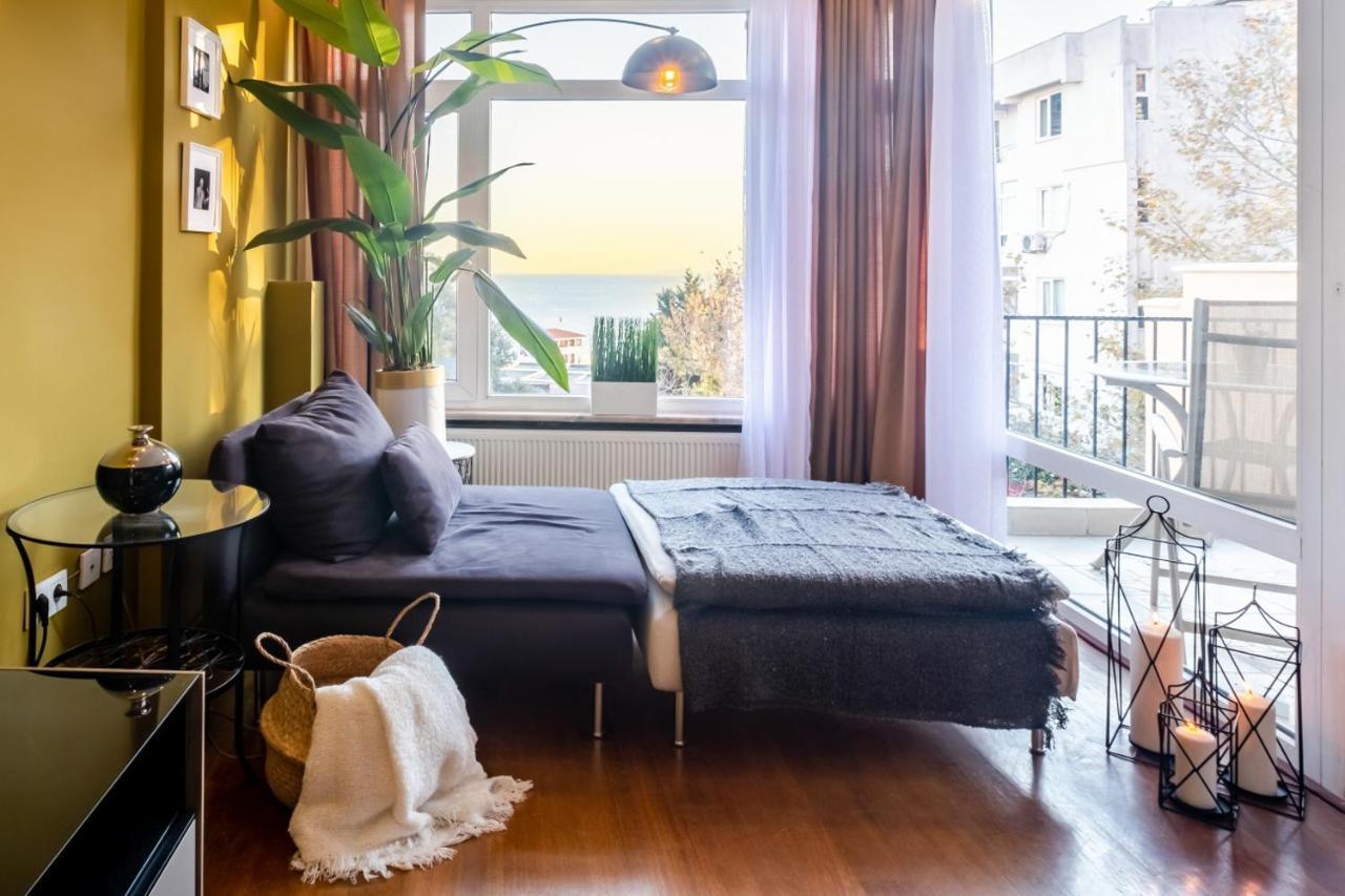 Chic Flat With Balcony Near Moda Shore Istanbul Ngoại thất bức ảnh